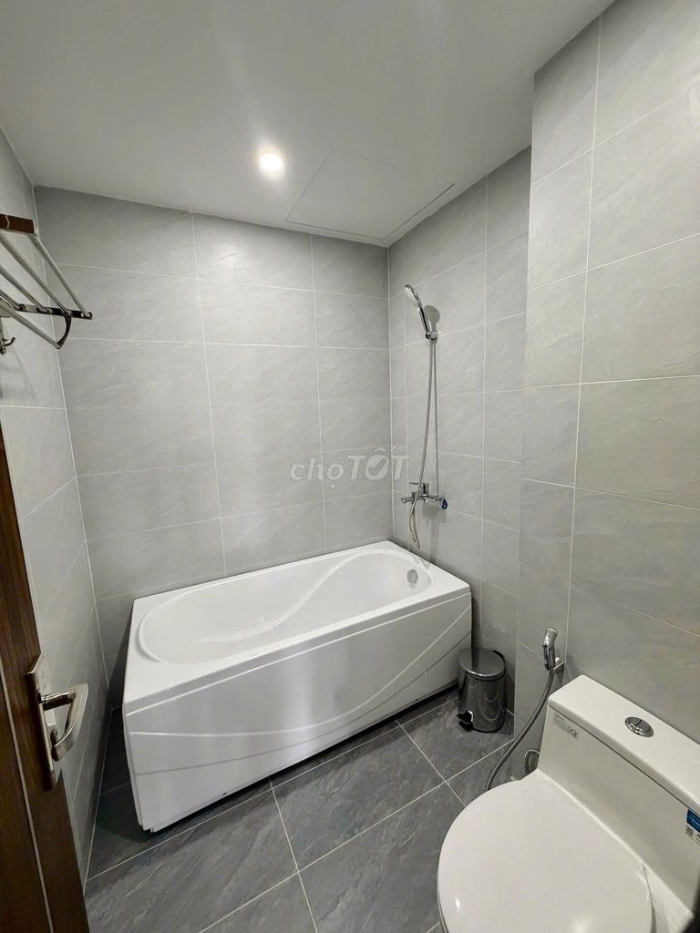 New 1-bedroom apartment with balcony near My Khe beach — photo 8