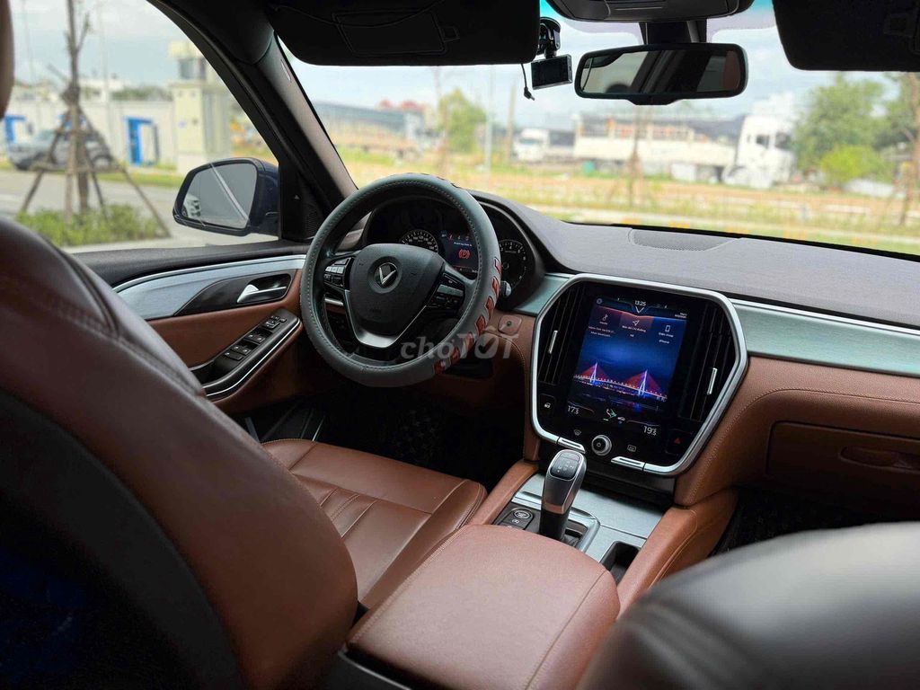 VinFast Lux SA2.0 2019 Premium 2.0 AT - 10 km. Mua bán Ô tô tại Quận Liên Chiểu Đà Nẵng được đăng bởi phương bùi  hình 8