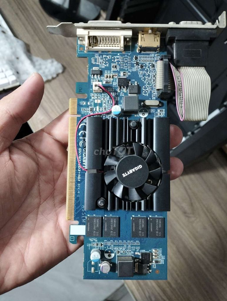 Card VGA GT210 1g