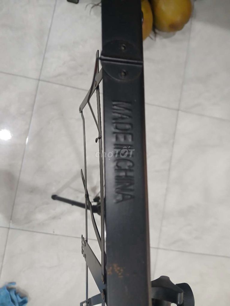 Giá để bài nhạc Guitar. Mua bán Nhạc cụ tại Quận Tân Bình Tp Hồ Chí Minh được đăng bởi Đồ cũ giá rẻ hình 1