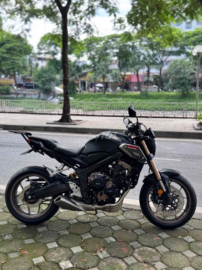Honda CB650R 2022 матовый серый б/у в отличном состоянии номер 29