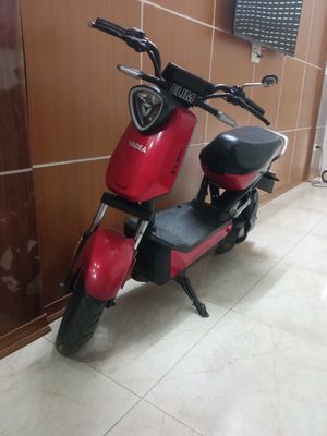 Xe điện Yadea X-Bull 2022 màu Đỏ