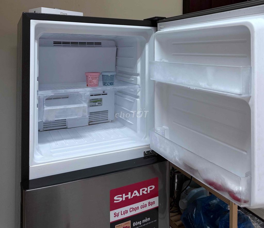 Thanh lý nhanh Tủ lạnh Sharp 241L