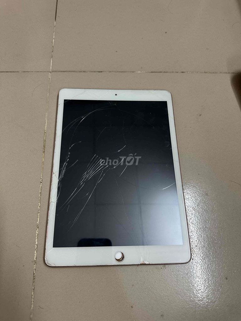 Apple iPad Gen 7 hư màn giá xác. Mua bán Máy tính bảng tại Quận Bình Tân Tp Hồ Chí Minh được đăng bởi Quang Tran hình 1