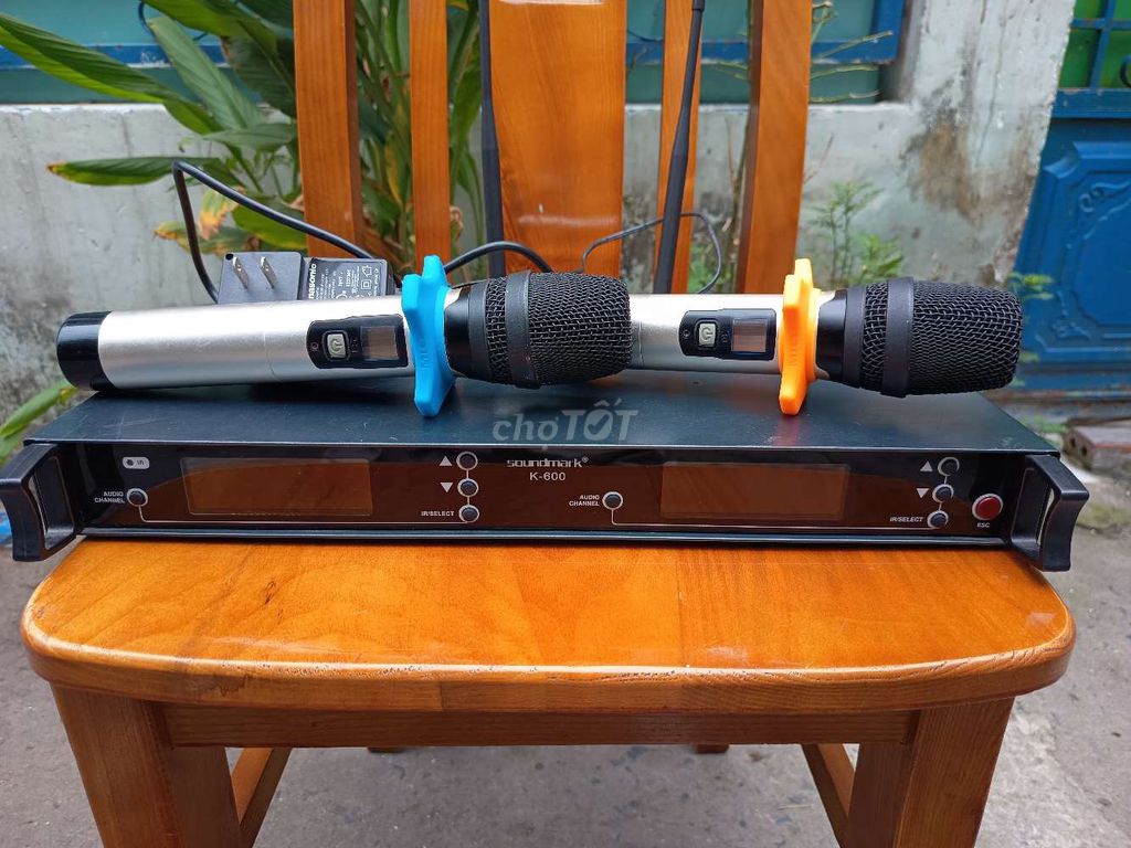Micro không dây SOUNDMRK K 600 Bạc, Đen. Mua bán Tivi, Âm thanh tại Quận 7 Tp Hồ Chí Minh được đăng bởi Nguyễn Văn Vũ Phong hình 1