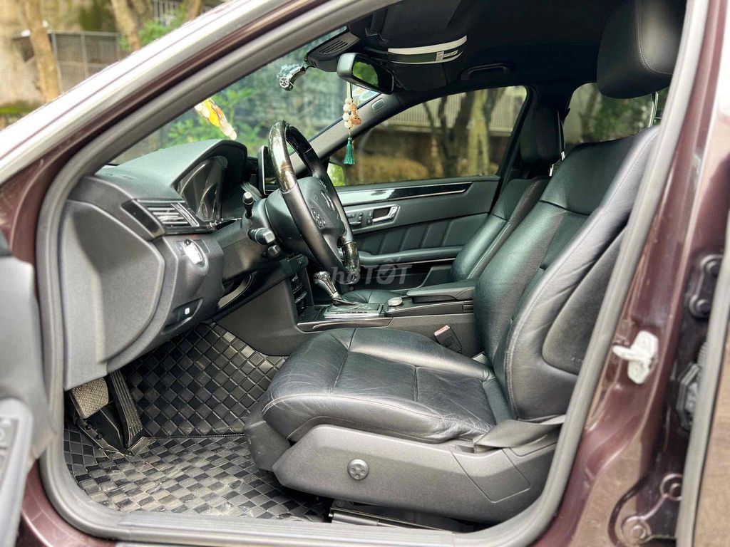 Mercedes Benz E Class 2010 E250 - 130000 km. Mua bán Ô tô tại Thành phố Thuận An Bình Dương được đăng bởi Trần Trung Hiếu hình 4