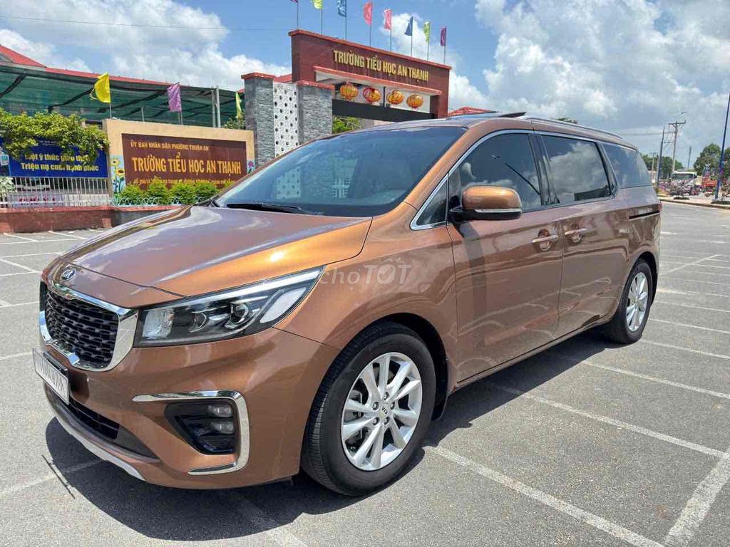 Kia Sedona 2019 photo 2