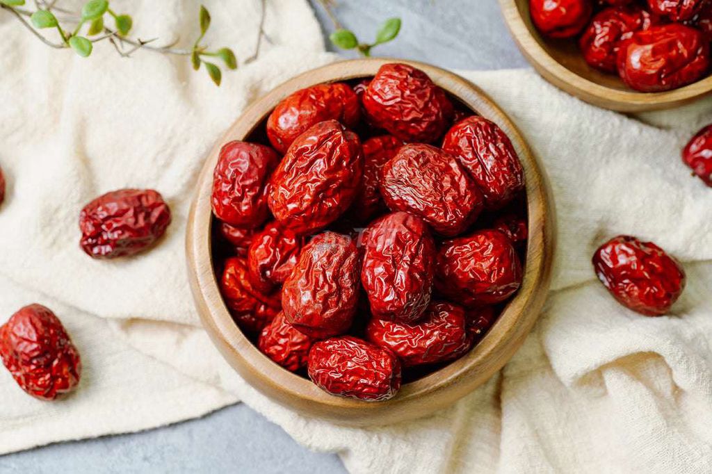 táo đỏ Tân Cương. Mua bán Đồ ăn, thực phẩm và các loại khác tại Thị xã Hương Thủy Thừa Thiên Huế được đăng bởi ngô trang hình 1