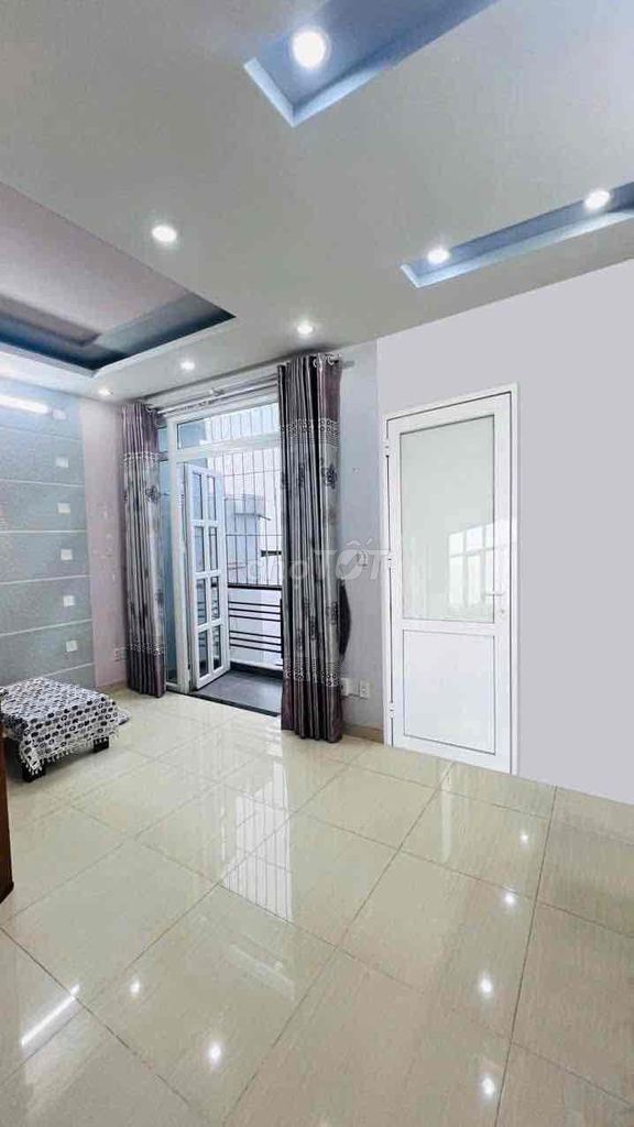 CHO THUÊ CĂN HỘ BAN CÔNG_40m2_FULL NT_GẦN NGÃ 7 LÝ THÁI TỔ