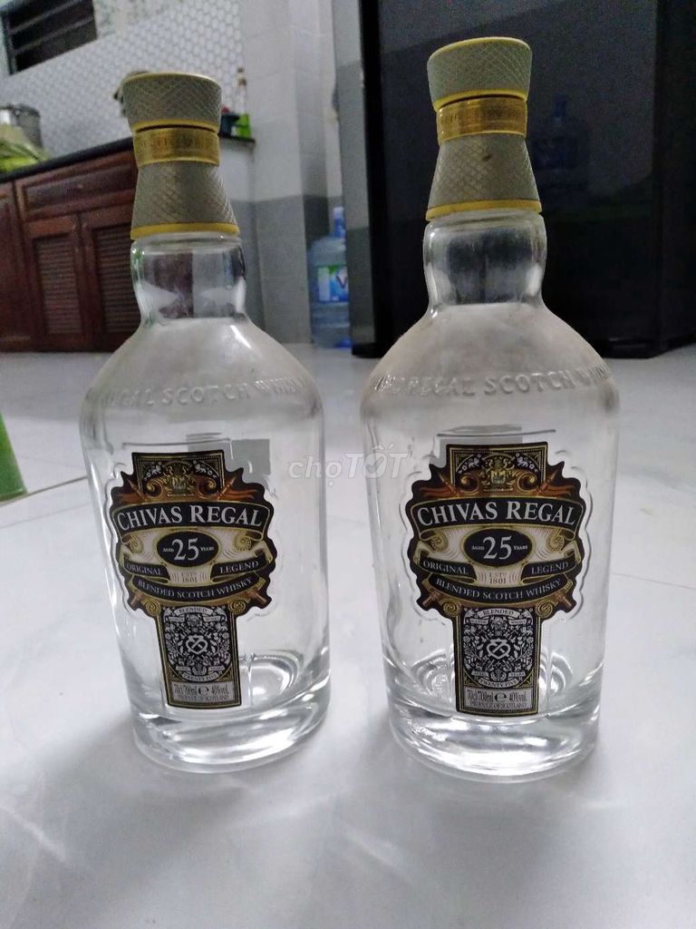 Vỏ chai rượu chivas 100k