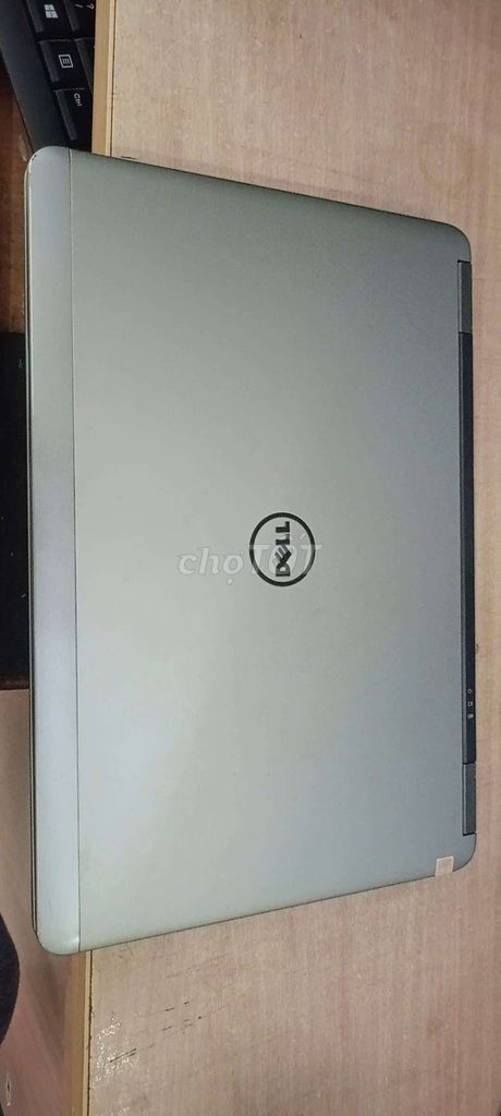 Dell E7240 4GB/SSD 256GB Bạc Like New. Mua bán Laptop tại Quận Cầu Giấy Hà Nội được đăng bởi Minh Bảo hình 1