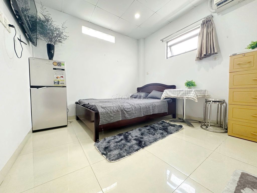 Cho thuê phòng trọ 27m2 full nội thất, tách bếp kế bên ETOWN Cộng Hoà