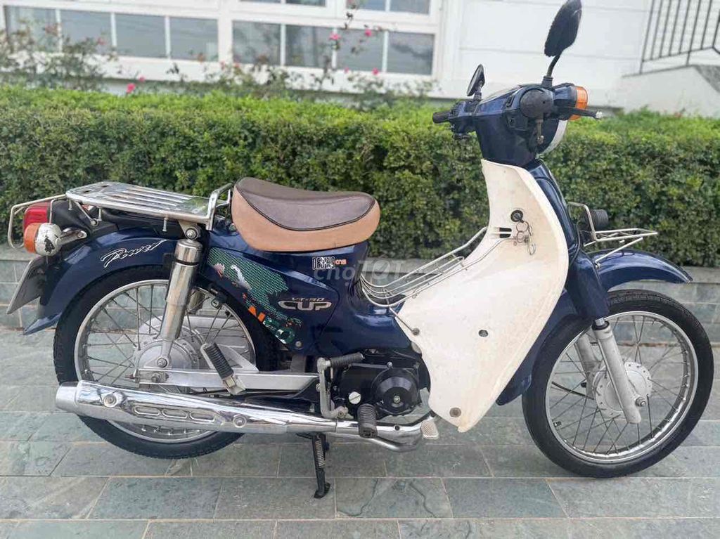 Honda Cub 50cc Xanh Trắng
