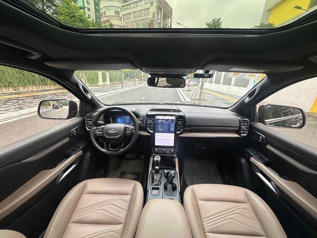Ford Everest Titanium 2.0L 4x2 sx 2022 màu đen. Mua bán Ô tô tại Quận Cầu Giấy Hà Nội được đăng bởi Cao Quý hình 15