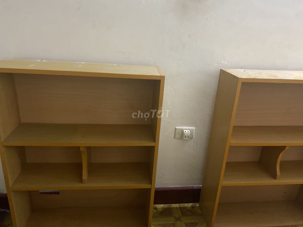 Giá sách gỗ Vàng nhạt thiết kế đơn giản. Mua bán Tủ, kệ gia đình tại Quận Ba Đình Hà Nội được đăng bởi Chị mai hình 1
