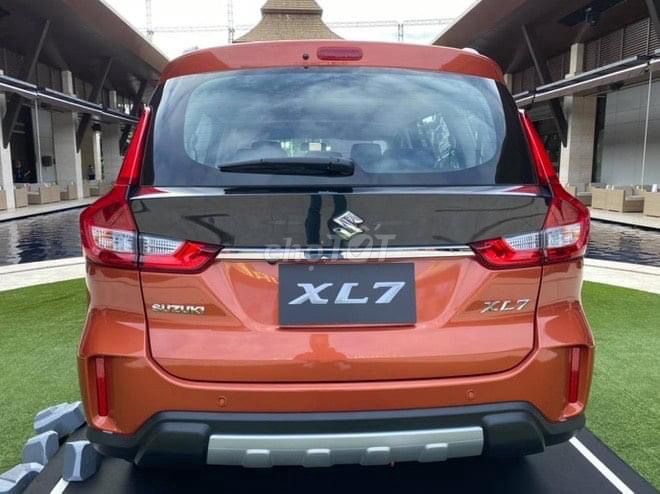 Suzuki XL7 đủ màu giao ngay hổ trợ góp lãi 5.59%