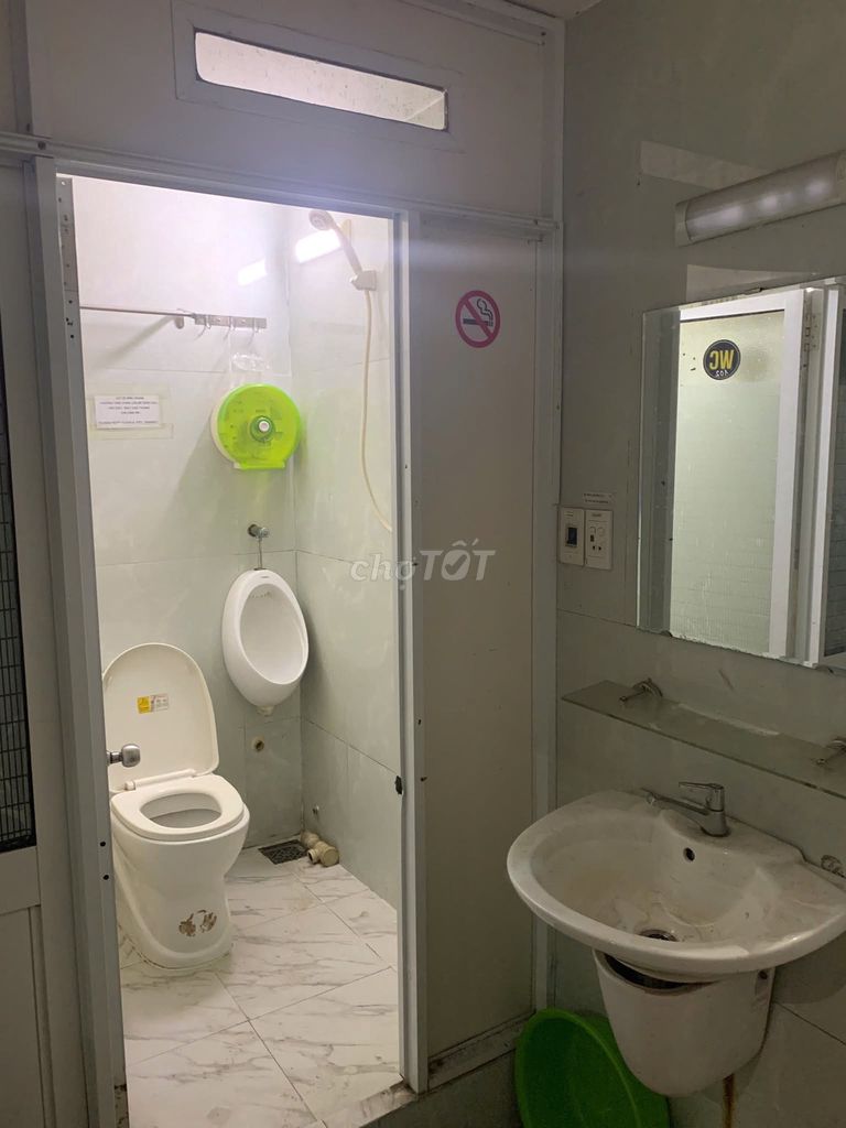 Room on Nguyễn Tất Thành, 50 m from the beach — photo 3