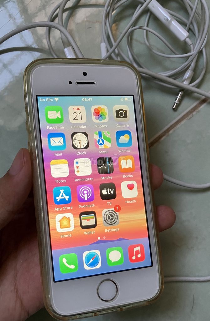 Apple iPhone 5SE (bạc) chỉ có 1 máy. Mua bán Điện thoại tại Quận Tân Bình Tp Hồ Chí Minh được đăng bởi Huy hình 1