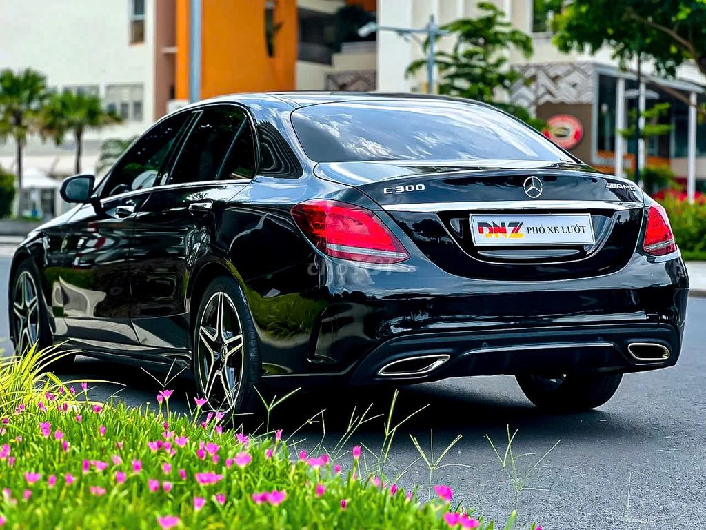 Mercedes Benz C300 AMG 2019 Full Option. Mua bán Ô tô tại Quận 7 Tp Hồ Chí Minh được đăng bởi JENNIE hình 6