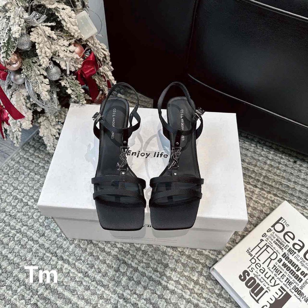 ™️™️™️ sandal ysl qbel mới về Size 35-38 fullbox