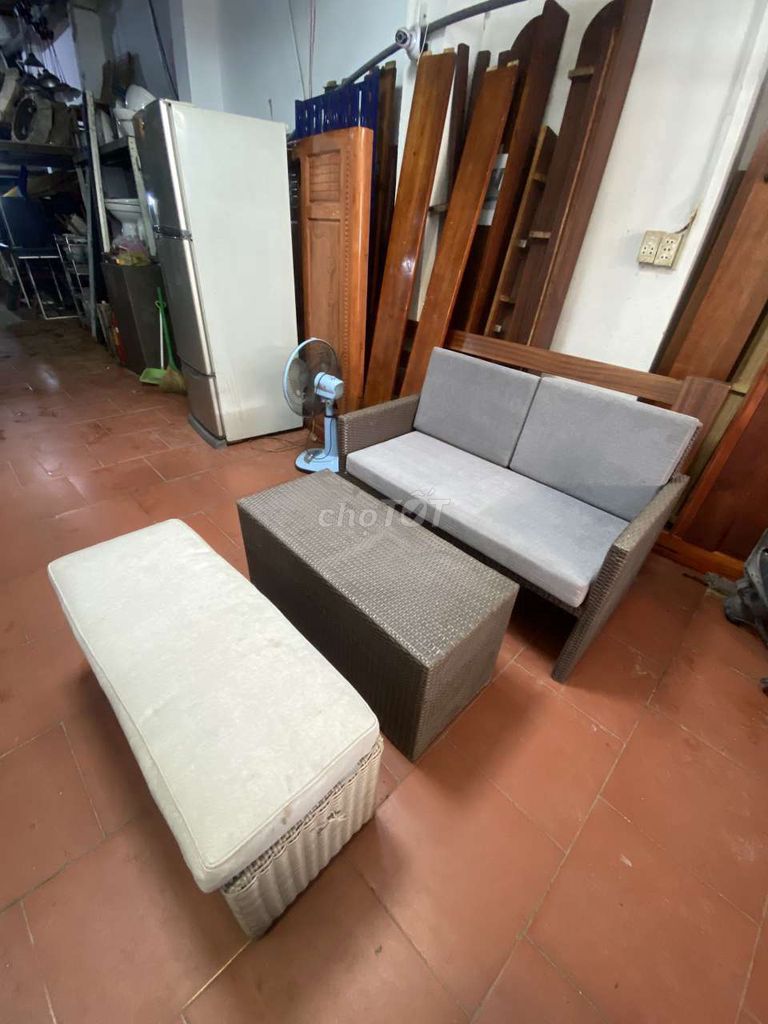 Bán 2 bộ sofa giá 700k 1 bộ