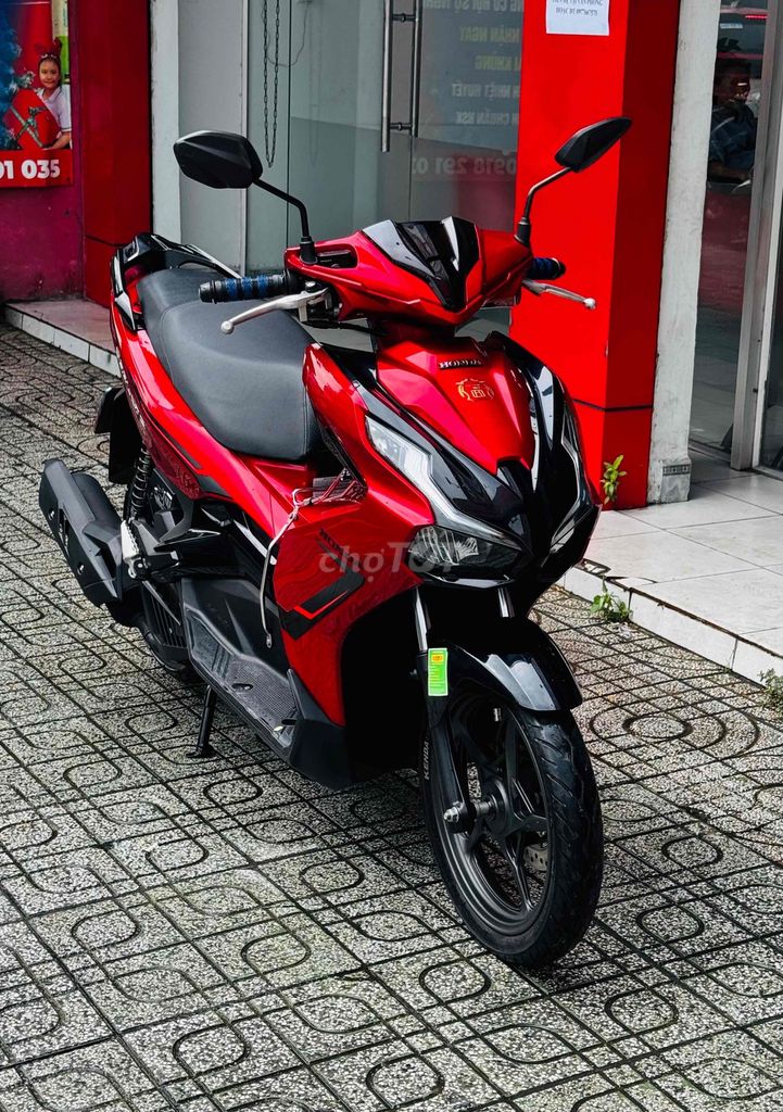 Honda Air Blade 125 2022 красно-черный, 9 владельцев