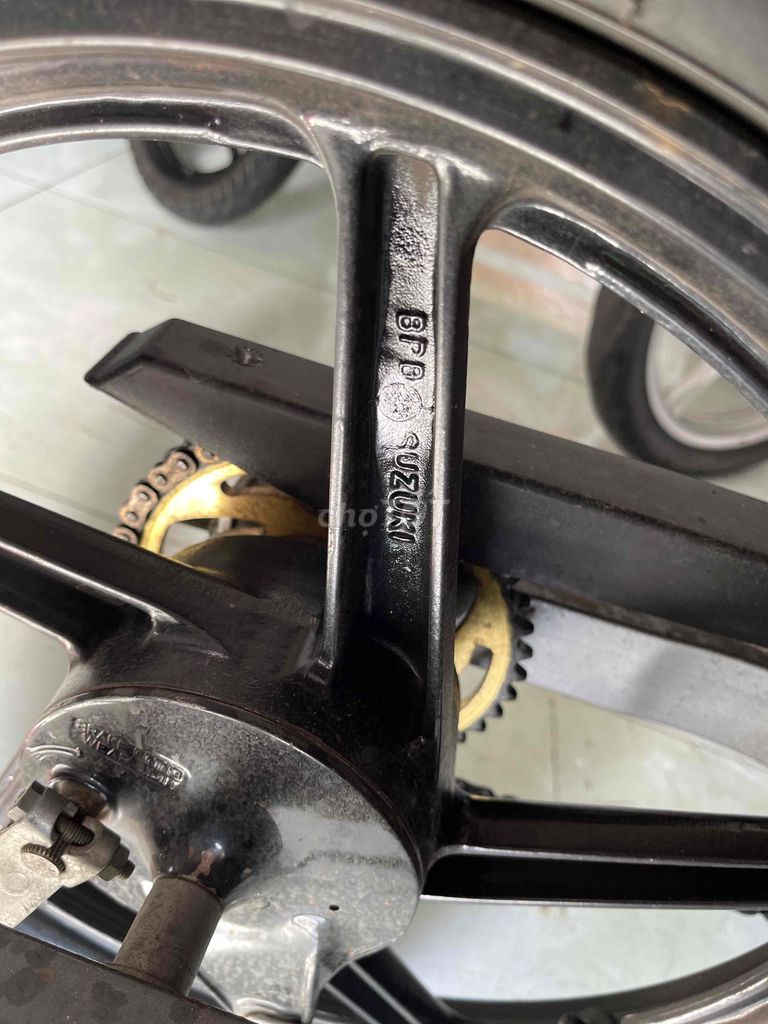 Suzuki RGV 120 Đỏ kem Côn tay. Mua bán Xe máy tại Thành phố Ngã Bảy Hậu Giang được đăng bởi Xe Máy Minh Hiếu Hậu Giang  hình 2