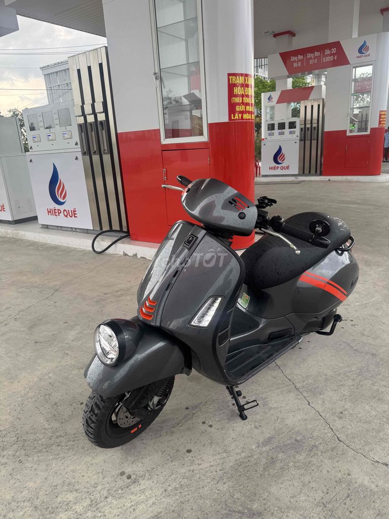 Piaggio Vespa GTV 300 2023 Xám. Mua bán Xe máy tại Quận Phú Nhuận Tp Hồ Chí Minh được đăng bởi Trần Quốc Thịnh hình 1
