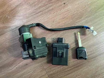 Khoá zin Ex150, Khoá AB2013, Khoá SH203, Phuộc…. Mua bán Phụ tùng xe tại Thành phố Biên Hòa Đồng Nai được đăng bởi Hùng Lê