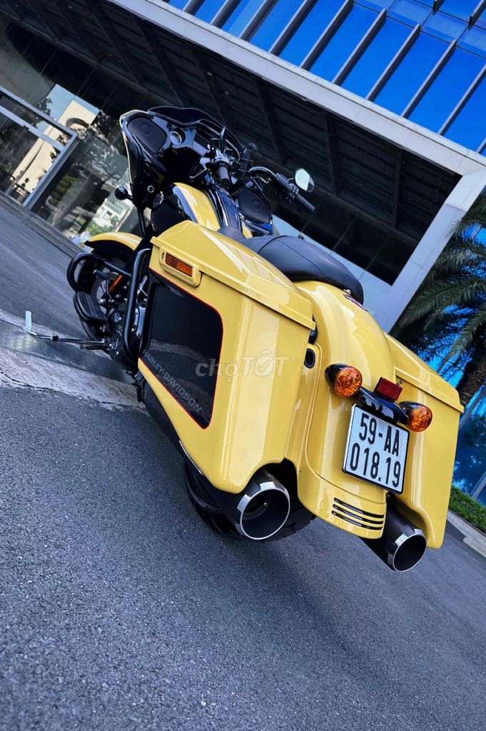 HD Road Glide 114Ci 6/2024 ( Màu Vàng Siêu Hiếm ). Mua bán Xe máy tại Quận Tân Bình Tp Hồ Chí Minh được đăng bởi MR Đàm MOTOCAR hình 3