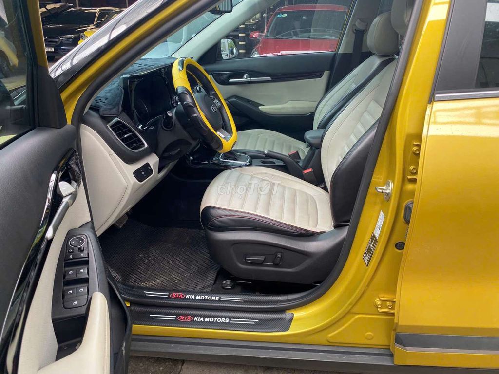 Kia Seltos 2020 Premium 1.4 Turbo,màu vàng,4v km. Mua bán Ô tô tại Quận Bình Tân Tp Hồ Chí Minh được đăng bởi Son Do hình 13