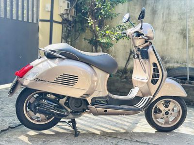 Piaggio Vespa GTS 125 2015 3VAL IE Vàng đồng. Mua bán Xe máy tại Quận 12 Tp Hồ Chí Minh được đăng bởi Ta Thanh Thai