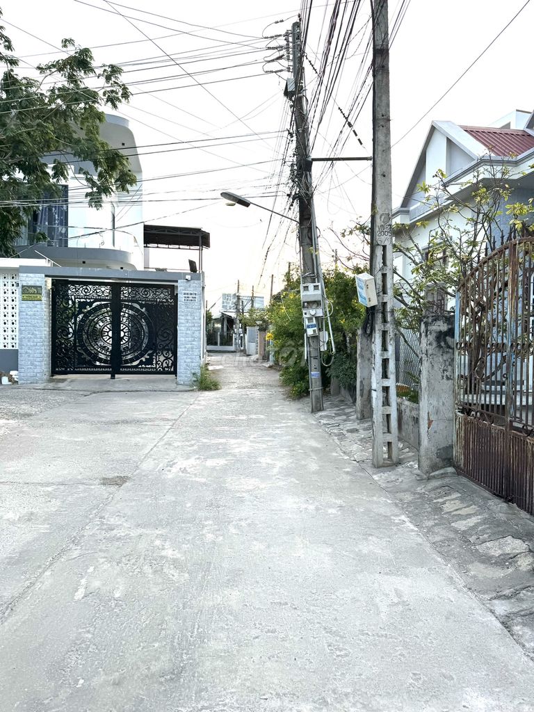 Bán gấp nhà sau lưng trường THPT Lý Thường Kiệt, Lagi, Bình Thuận