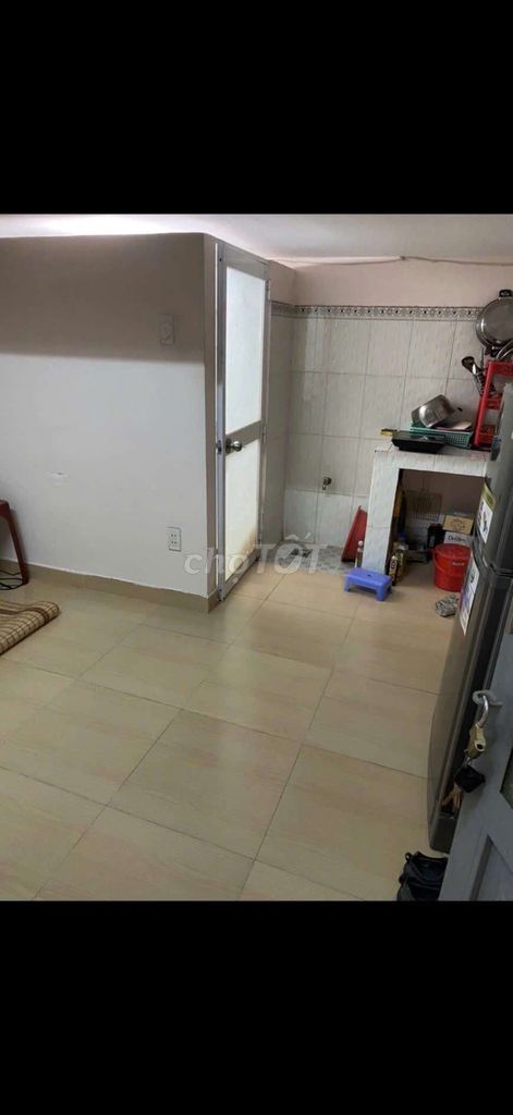 Phòng trọ ngã tư Huỳnh Tấn Phát - Hoàng Quốc Việt