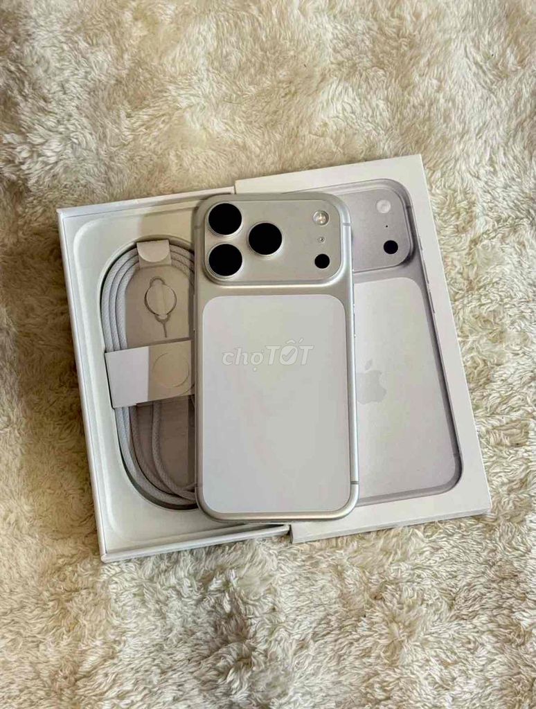 iPhone 17 Pro 256G Bạc FULLBOX BH APPLE 11/2026. Mua bán Điện thoại tại Quận Thanh Xuân Hà Nội được đăng bởi Nguyễn Huy Dũng hình 1
