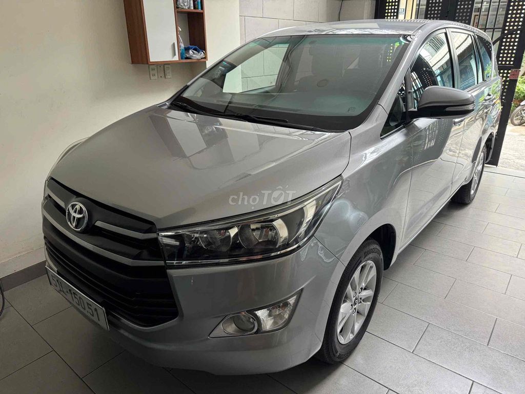Toyota Innova G 2017 АКПП Серебристый