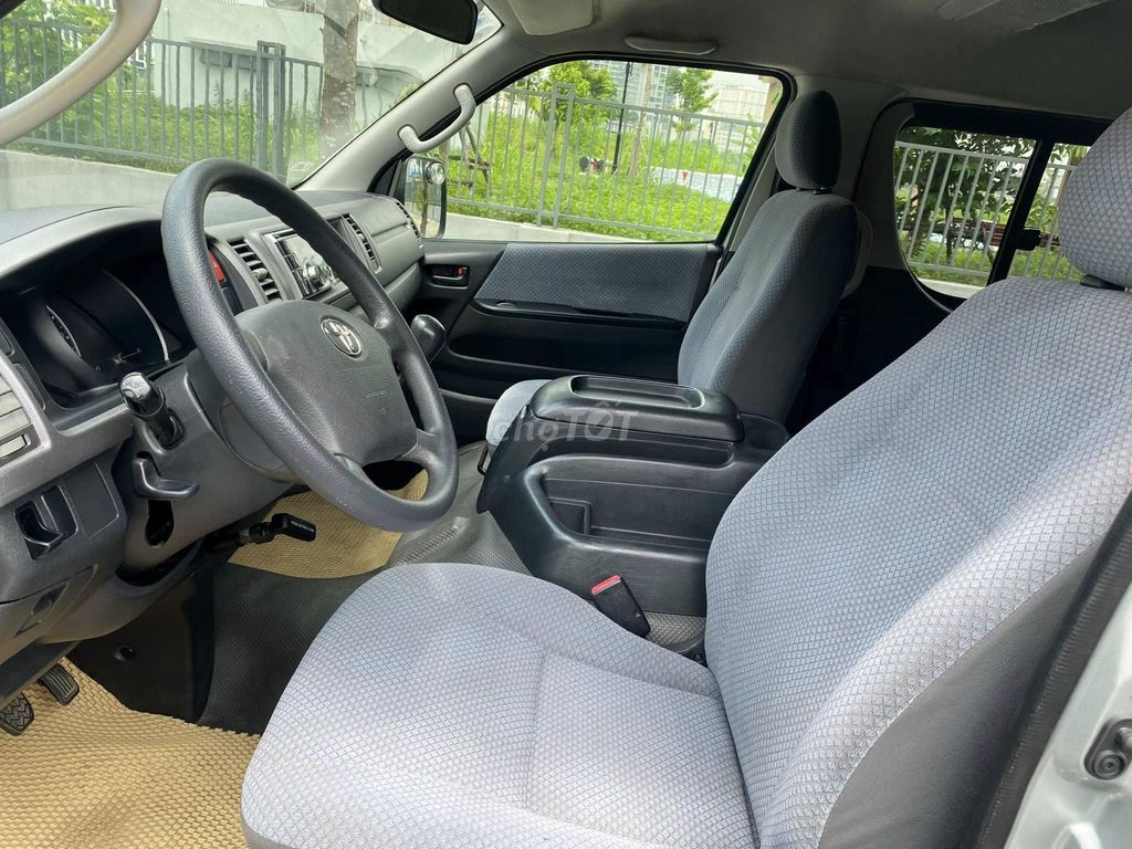 Toyota Hiace Super Wagon 10 chỗ 2012 zin đẹp. Mua bán Ô tô tại Quận 12 Tp Hồ Chí Minh được đăng bởi Thu Hà hình 3