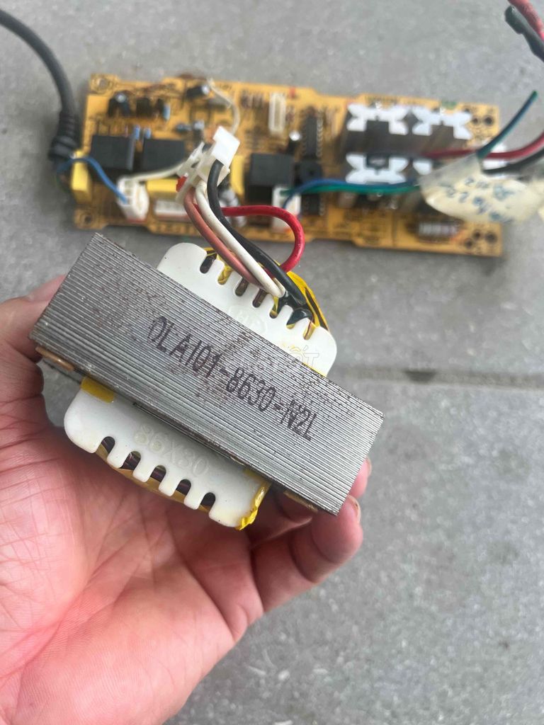 Bộ kích điện 12V ra 220V tháo máy nứt vỡ vỏ. Mua bán Đồ chuyên dụng, Giống nuôi trồng tại Huyện Tam Dương Vĩnh Phúc được đăng bởi hoàng văn hải hình 1