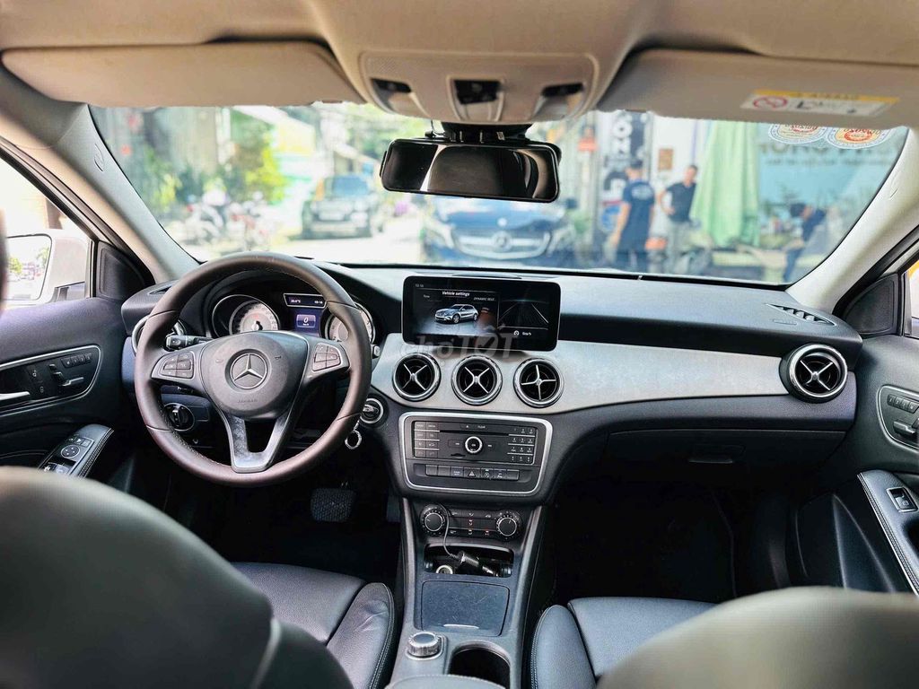 Mercedes Benz GLA 200 Model 2017. Mua bán Ô tô tại Quận 8 Tp Hồ Chí Minh được đăng bởi Hồng Phúc hình 6