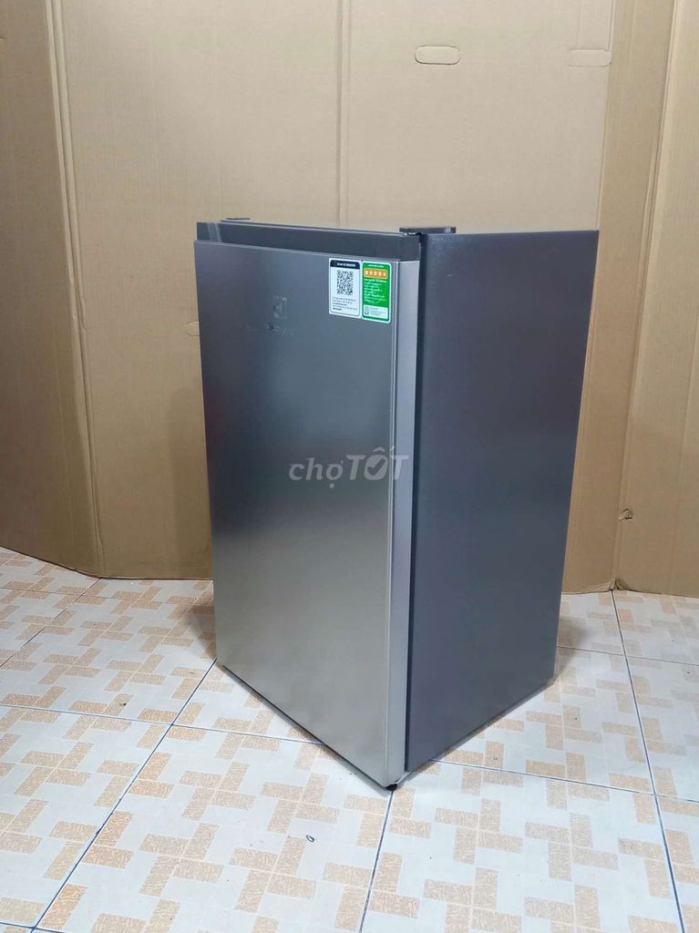 Tủ lạnh Elec W943J2 nhỏ gọn, làm lạnh nhanh, mới.