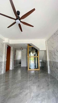 Cho thuê Tầng trệt làm văn phòng