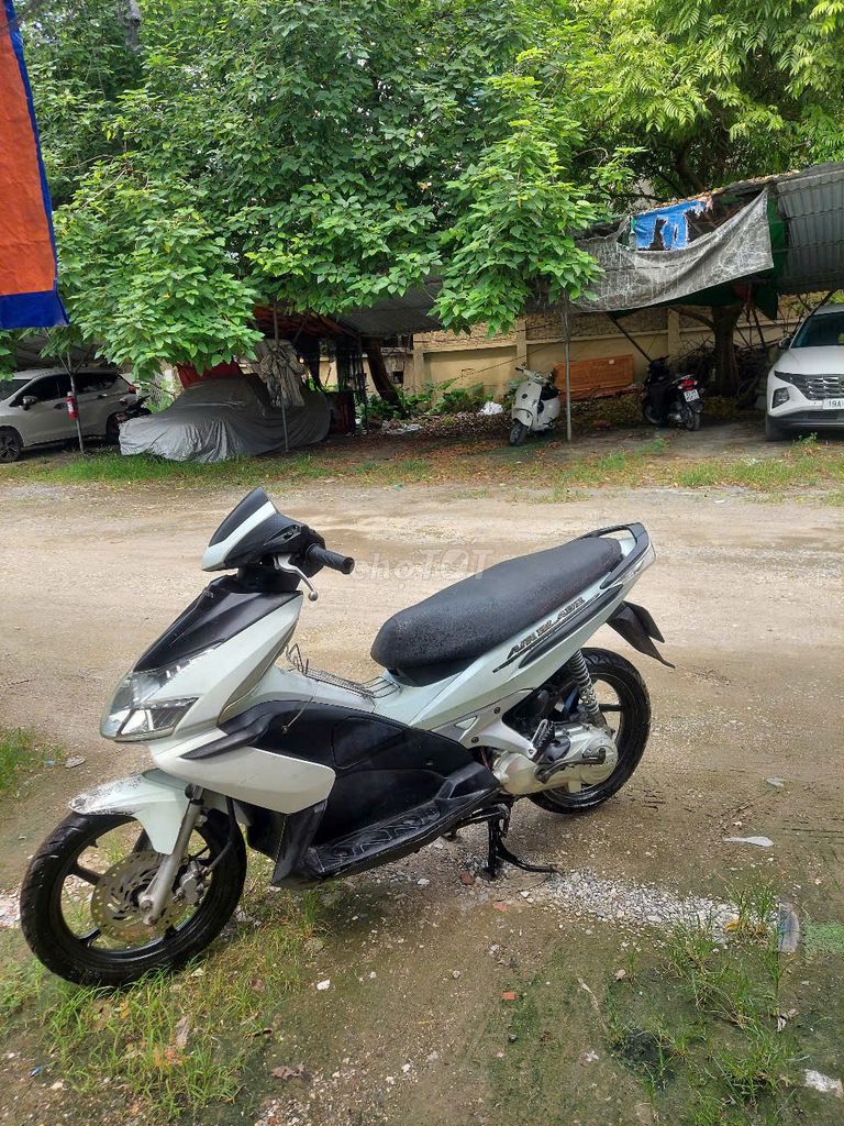 Bán xe Honda Airblade Thái mầu trắng chính chủ. Mua bán Xe máy tại Quận Hoàng Mai Hà Nội được đăng bởi hoàng lan hình 4