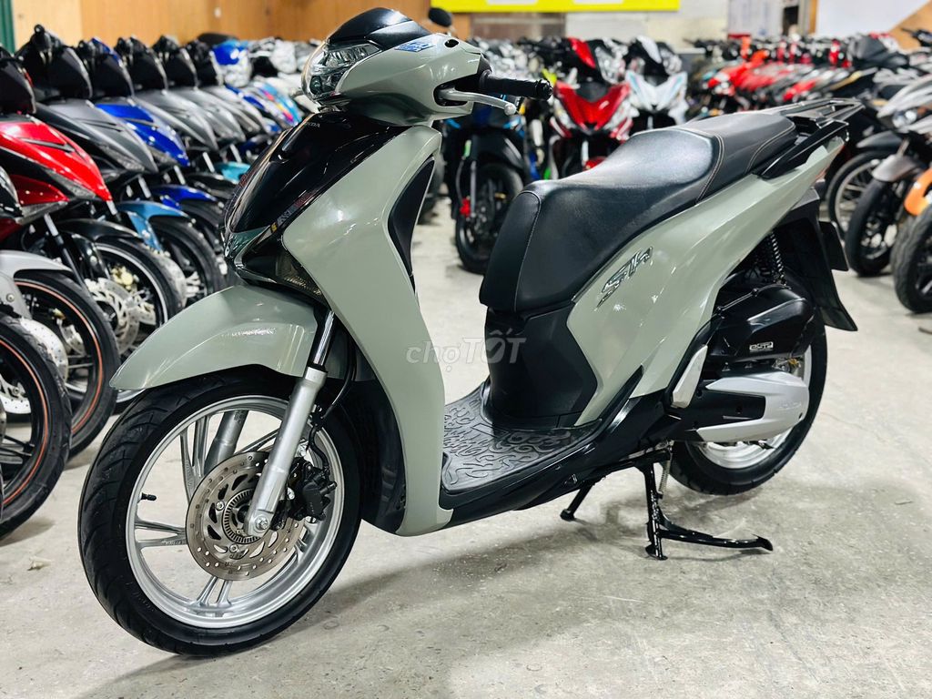 XE MÁYTHANH TÙNG_SH 125 ABS XÁM XI XE ĐẸP CHẠY ÍT. Mua bán Xe máy tại Quận Nam Từ Liêm Hà Nội được đăng bởi THANH TÙNG hình 5