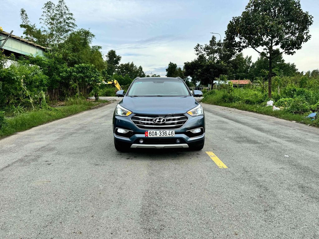 Hyundai Santafe 2.4 4WD 2016. Mua bán Ô tô tại Thành phố Biên Hòa Đồng Nai được đăng bởi Xe Lướt Uy Minh hình 2