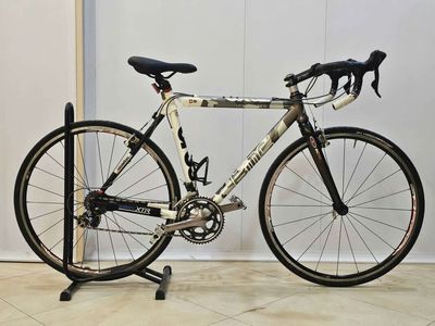 Xe đạp đua BMC Shimano 105 Thụy Sỹ. Mua bán Xe đạp tại Quận Bắc Từ Liêm Hà Nội được đăng bởi trần đình nam