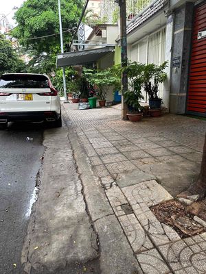 em cần tìn nhà thuê nguyên căn tầm 7tr đổ lại