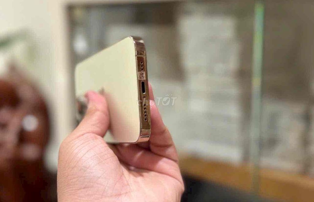 iphone 14pro 256gb vàng qtế mỹ pin100 zin áp suất. Mua bán Điện thoại tại Quận 3 Tp Hồ Chí Minh được đăng bởi Nam Á Mobile hình 1