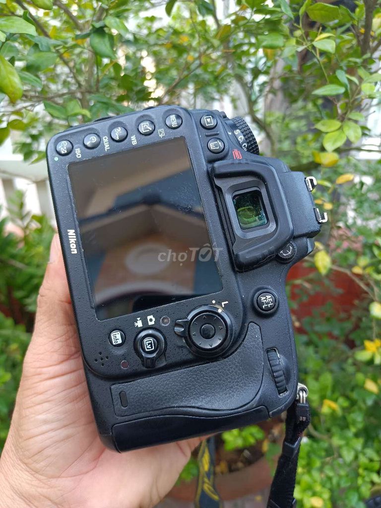Máy ảnh Nikon D610 lens 17/35. Mua bán Máy ảnh, Máy quay tại Thành phố Long Xuyên An Giang được đăng bởi Lý Phước Hảo hình 1