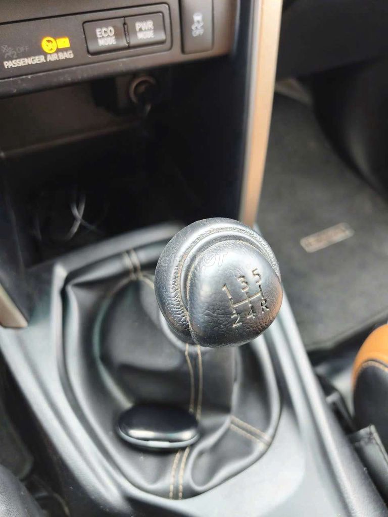 Toyota Innova 2019 Số sàn Bạc 107000 km