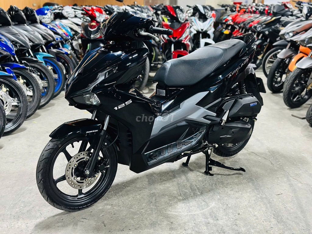XE MÁYTHANHTÙNG_AIR BLADE 125 ĐEN BÓNG 2025 VỪA ĐK. Mua bán Xe máy tại Quận Nam Từ Liêm Hà Nội được đăng bởi THANH TÙNG hình 1